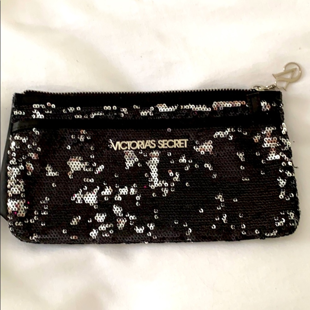 💋Victoria’s Secret💋 ✨sequin wristlet✨